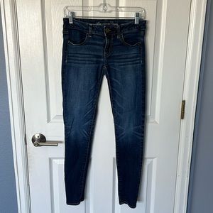 GOING TO GOODWILL APRIL 30– 
American Eagle size 4 jeggings (super stretch)